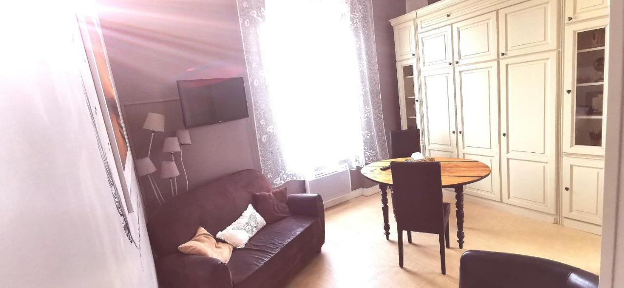 Studio Dans Charmante Batisse De Maitre Compiegnoise コンピエーニュ エクステリア 写真