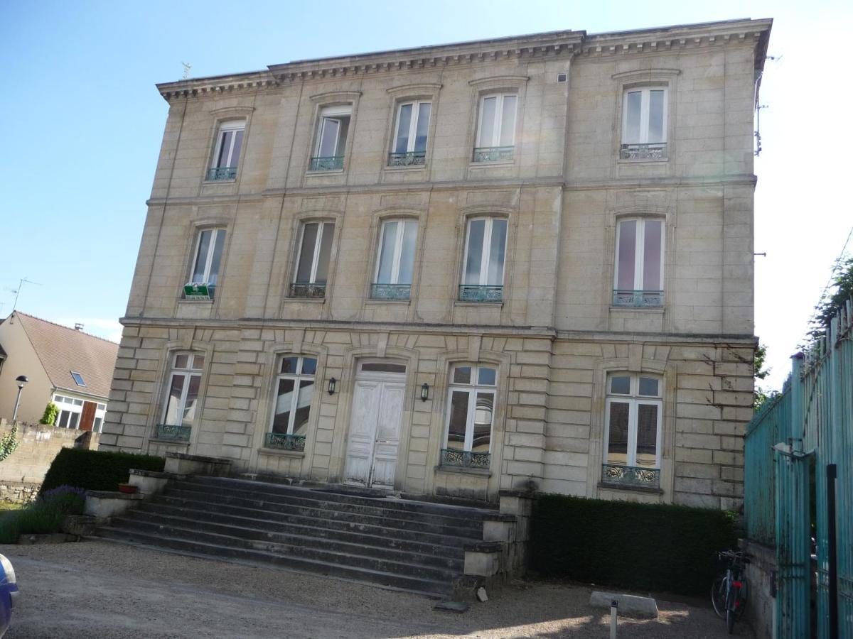 Studio Dans Charmante Batisse De Maitre Compiegnoise コンピエーニュ エクステリア 写真